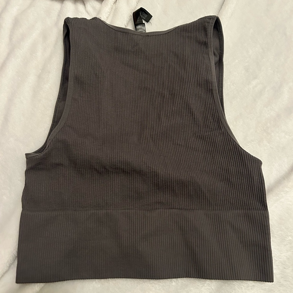Gray Ribbed V-Neck Tank top - Picture 2 of 3